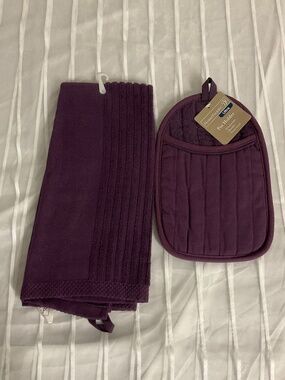 100% Cotton Home Trends Dark Purple Potholder and Kitchen towel Set